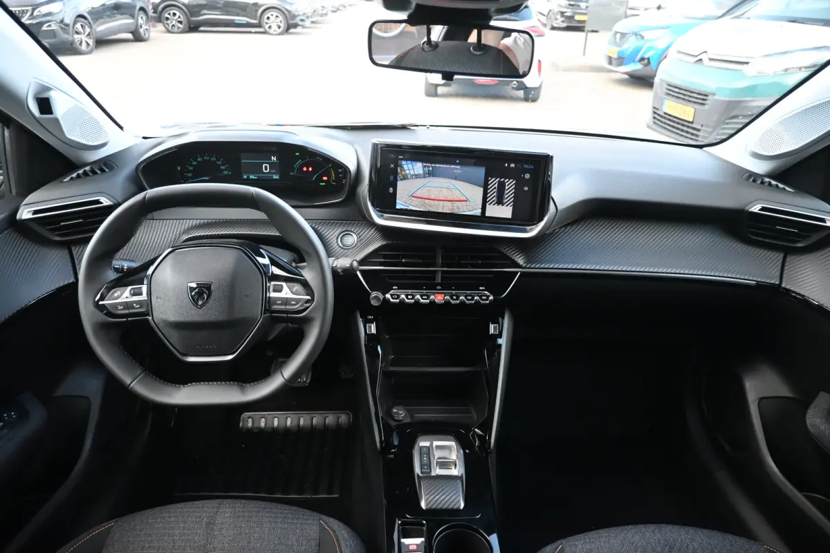 Business, (2025-H0) | 10" HD-touchscreen met PEUGEOT i-Connect® Advanced Navigatie | 10" touchscreen met DAB+ radio en Wireless Mirror Screen (Apple CarPlay / Android Auto ) | Armsteunen po