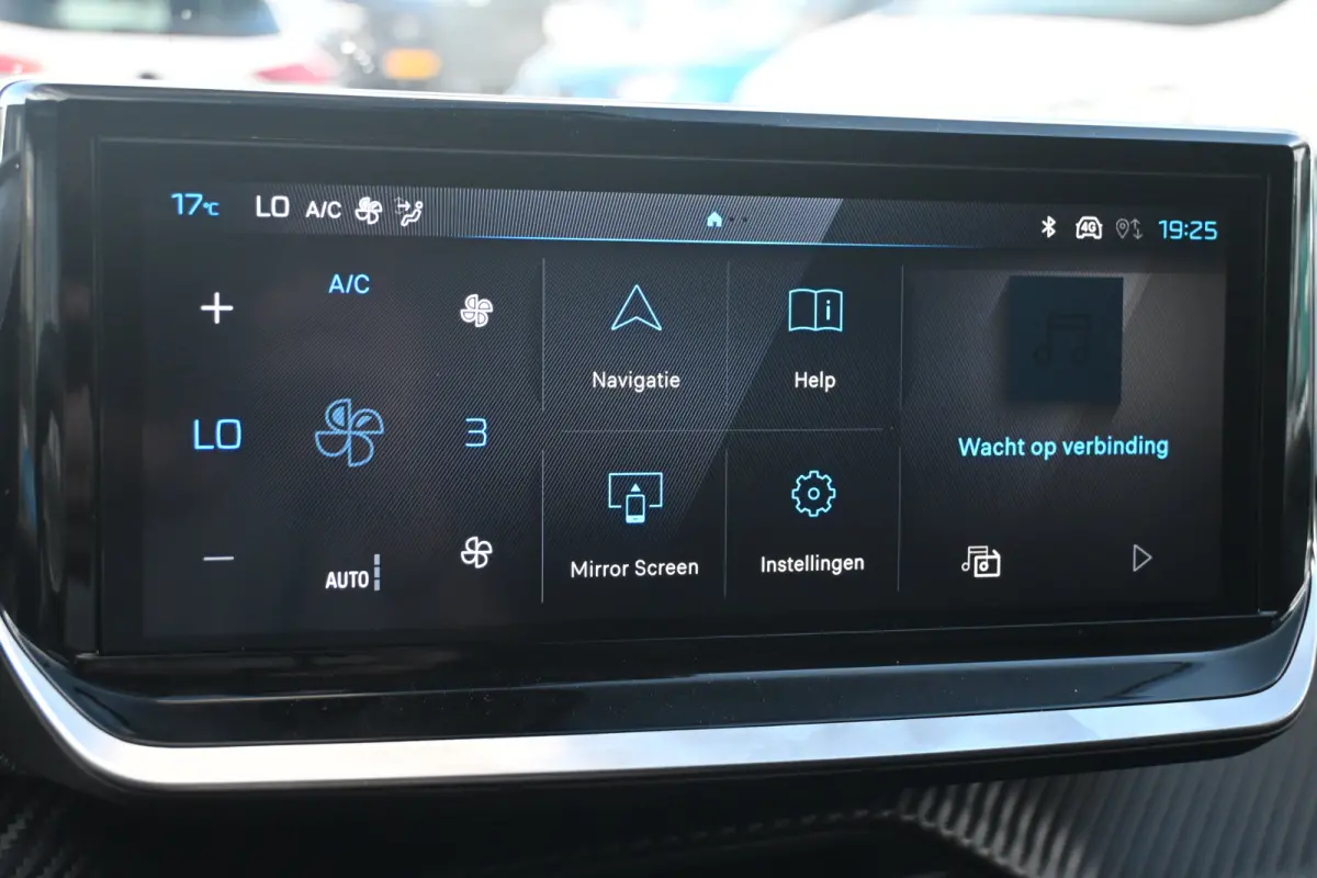 Business, (2025-H0) | 10" HD-touchscreen met PEUGEOT i-Connect® Advanced Navigatie | 10" touchscreen met DAB+ radio en Wireless Mirror Screen (Apple CarPlay / Android Auto ) | Armsteunen po