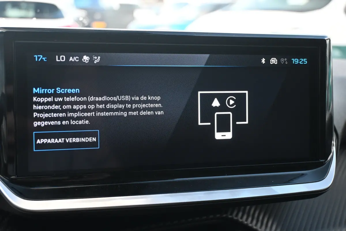 Business, (2025-H0) | 10" HD-touchscreen met PEUGEOT i-Connect® Advanced Navigatie | 10" touchscreen met DAB+ radio en Wireless Mirror Screen (Apple CarPlay / Android Auto ) | Armsteunen po