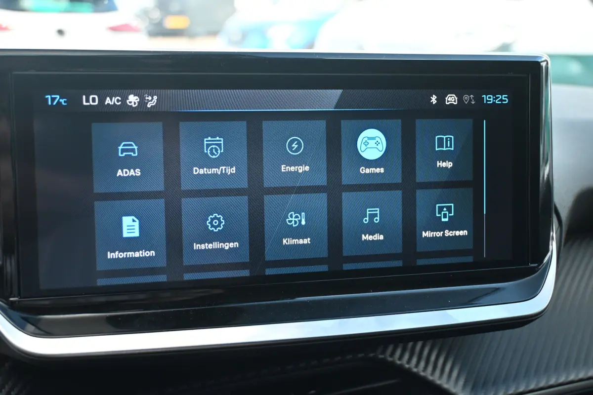 Business, (2025-H0) | 10" HD-touchscreen met PEUGEOT i-Connect® Advanced Navigatie | 10" touchscreen met DAB+ radio en Wireless Mirror Screen (Apple CarPlay / Android Auto ) | Armsteunen po