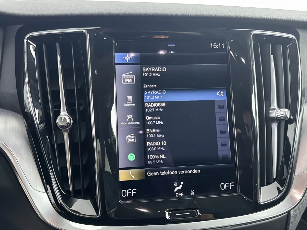 T6 Recharge R-Design | 19" | Lederen bekleding | Keyless | Elektr. Achterklep | Navigatie |