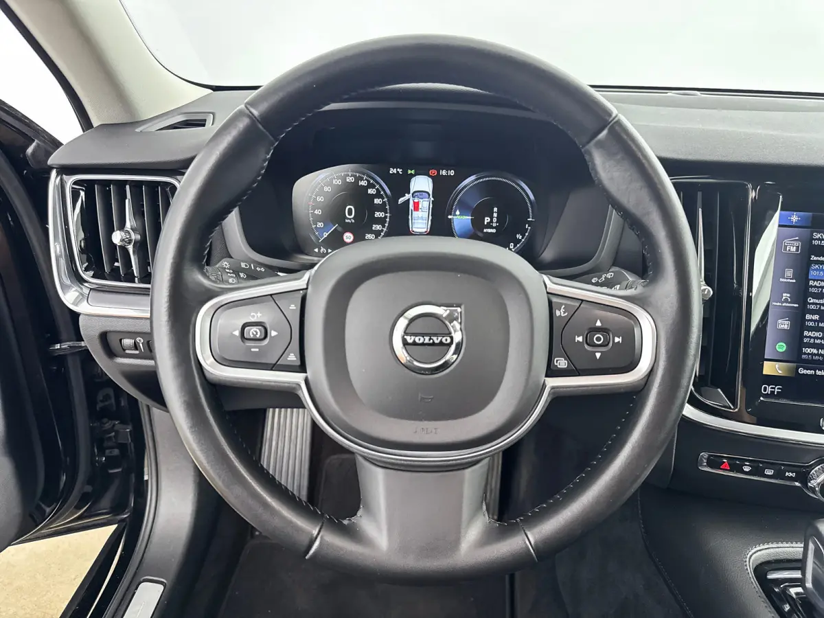 T6 Recharge R-Design | 19" | Lederen bekleding | Keyless | Elektr. Achterklep | Navigatie |