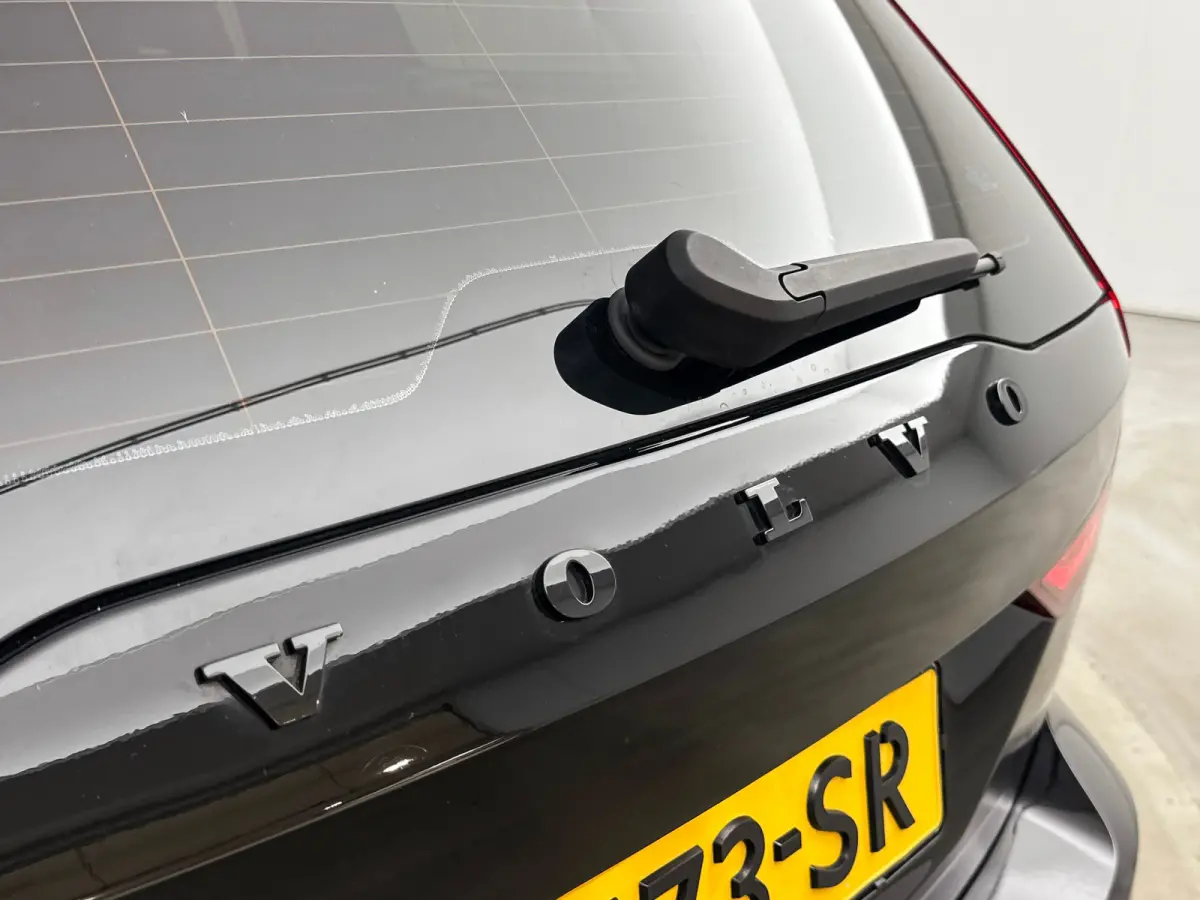 T6 Recharge R-Design | 19" | Lederen bekleding | Keyless | Elektr. Achterklep | Navigatie |