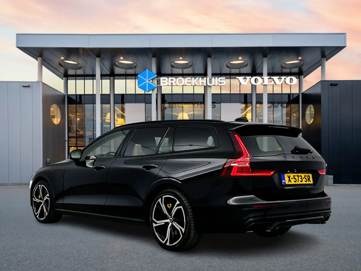T6 Recharge R-Design | 19" | Lederen bekleding | Keyless | Elektr. Achterklep | Navigatie |