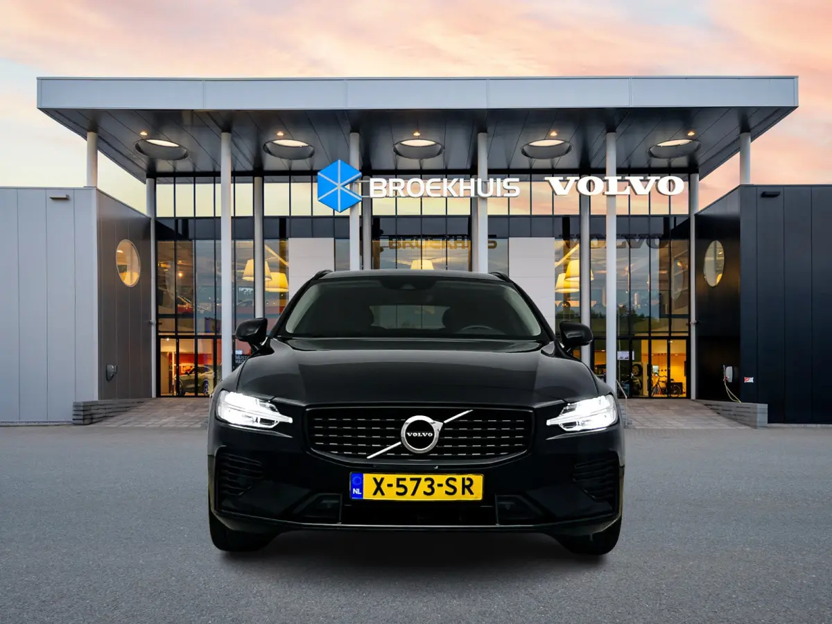 T6 Recharge R-Design | 19" | Lederen bekleding | Keyless | Elektr. Achterklep | Navigatie |