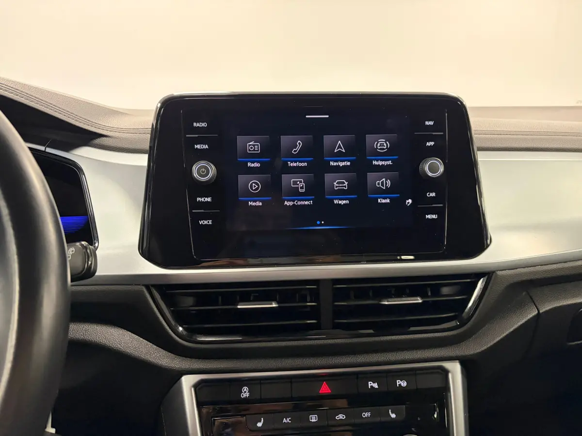 1.0 TSI Life Business*Stoelverwarming*LED*Cruise-Control*Apple-Carplay*