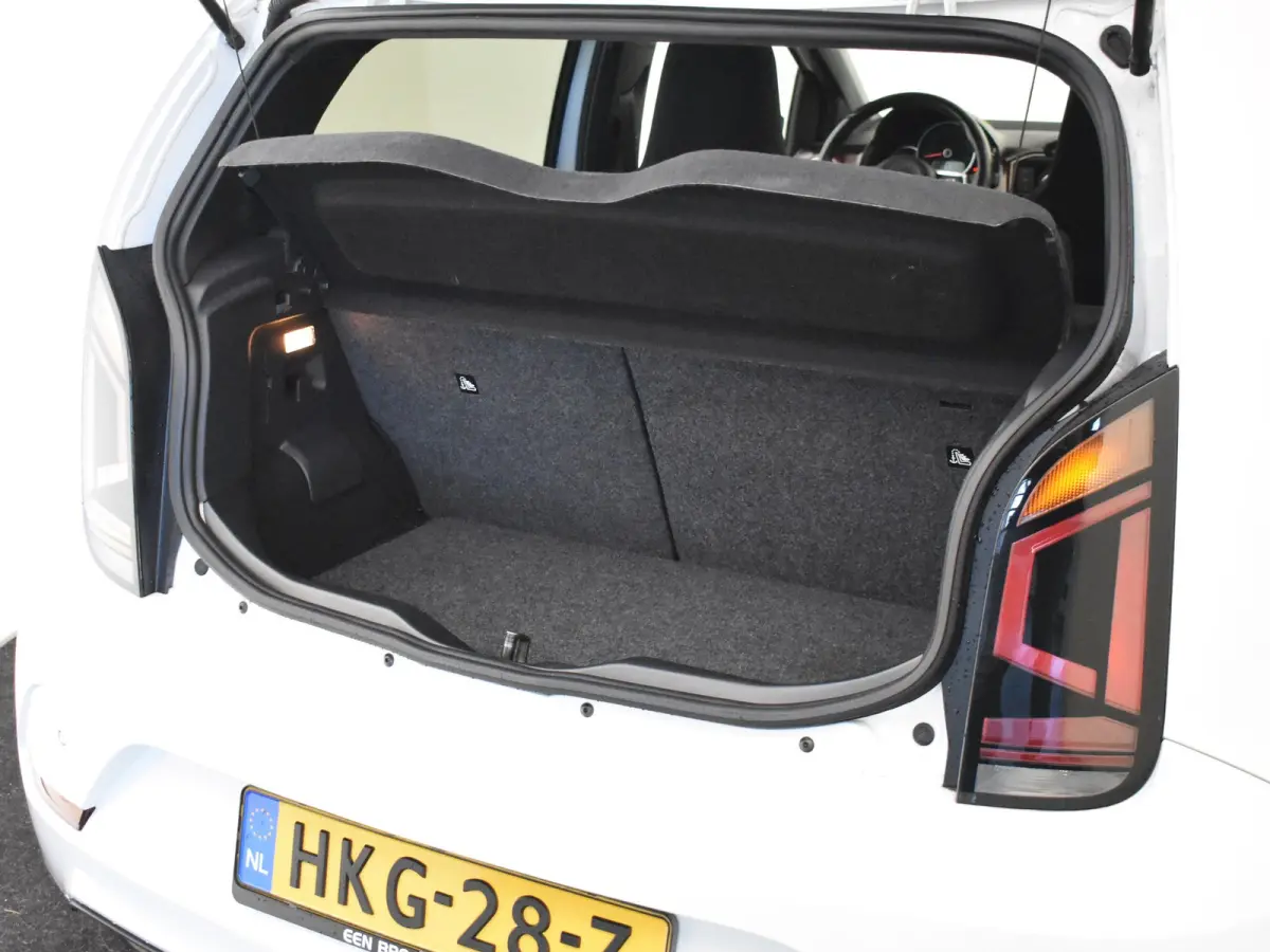 up! 1.0 TSI GTI 115PK | Glazen panorama-dak | Stoelverwarming | Cruise control |Airco | DAB | Parkeersensor achter | 17"LMV