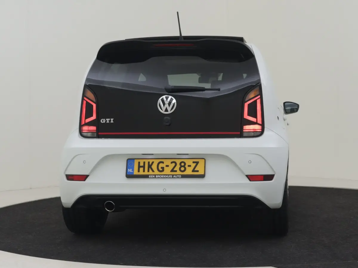 up! 1.0 TSI GTI 115PK | Glazen panorama-dak | Stoelverwarming | Cruise control |Airco | DAB | Parkeersensor achter | 17"LMV