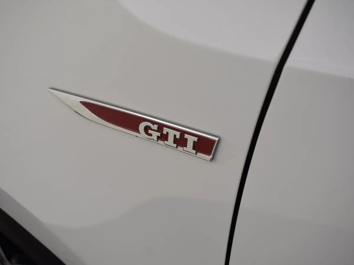 up! 1.0 TSI GTI 115PK | Glazen panorama-dak | Stoelverwarming | Cruise control |Airco | DAB | Parkeersensor achter | 17"LMV