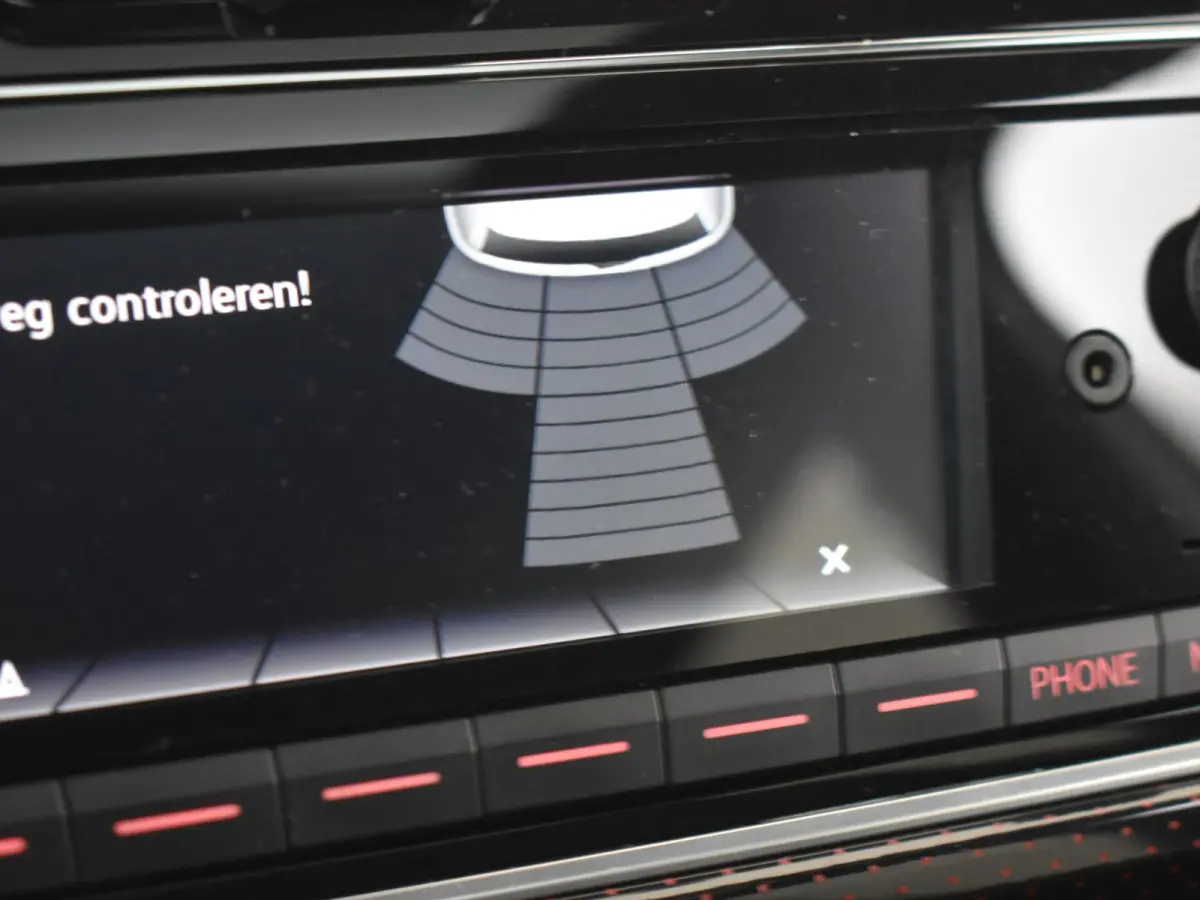 up! 1.0 TSI GTI 115PK | Glazen panorama-dak | Stoelverwarming | Cruise control |Airco | DAB | Parkeersensor achter | 17"LMV