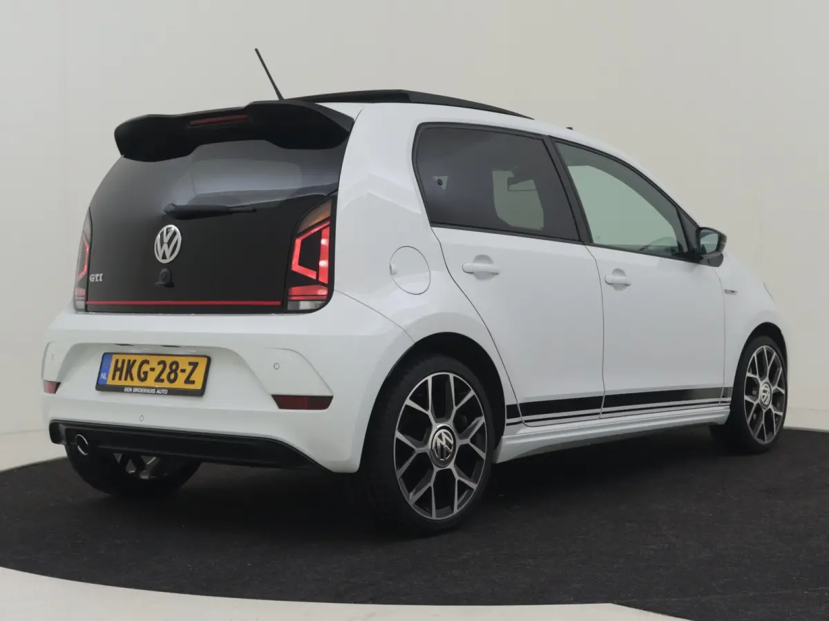 up! 1.0 TSI GTI 115PK | Glazen panorama-dak | Stoelverwarming | Cruise control |Airco | DAB | Parkeersensor achter | 17"LMV