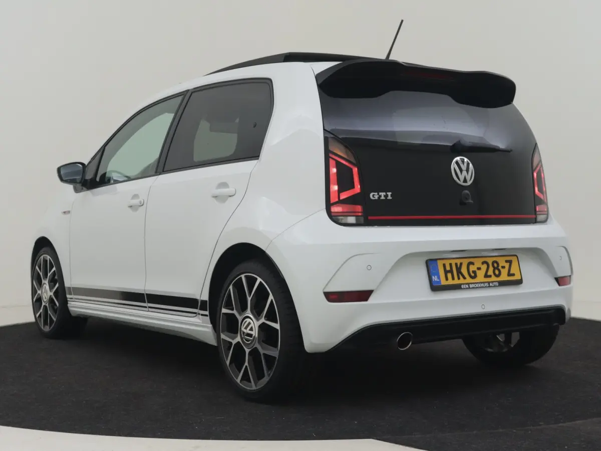 up! 1.0 TSI GTI 115PK | Glazen panorama-dak | Stoelverwarming | Cruise control |Airco | DAB | Parkeersensor achter | 17"LMV