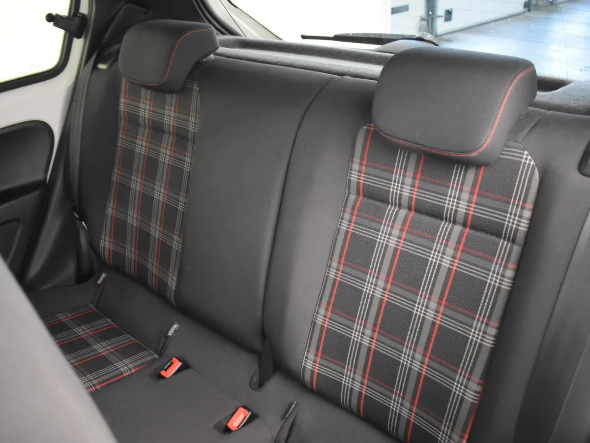 up! 1.0 TSI GTI 115PK | Glazen panorama-dak | Stoelverwarming | Cruise control |Airco | DAB | Parkeersensor achter | 17"LMV