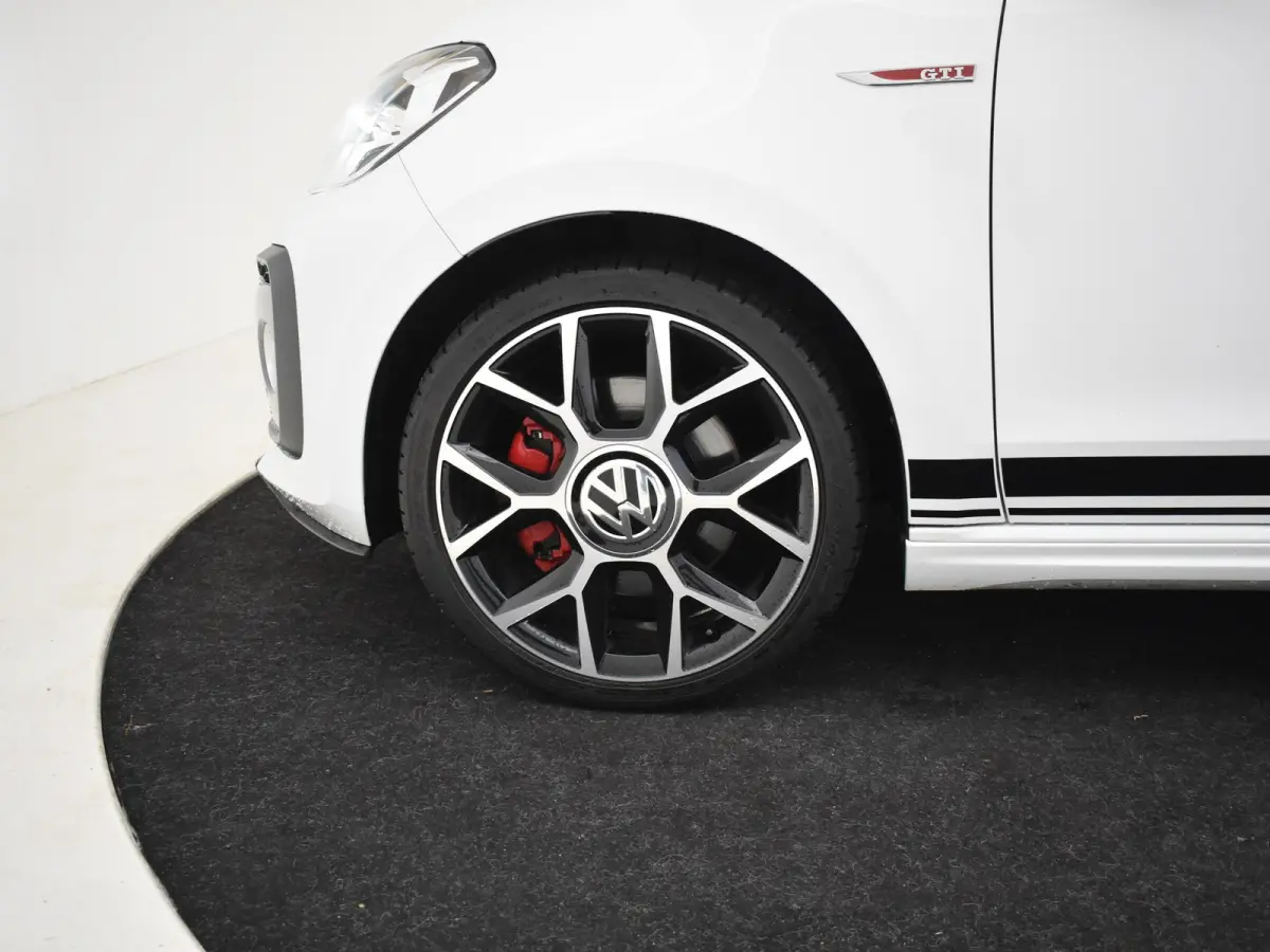 up! 1.0 TSI GTI 115PK | Glazen panorama-dak | Stoelverwarming | Cruise control |Airco | DAB | Parkeersensor achter | 17"LMV