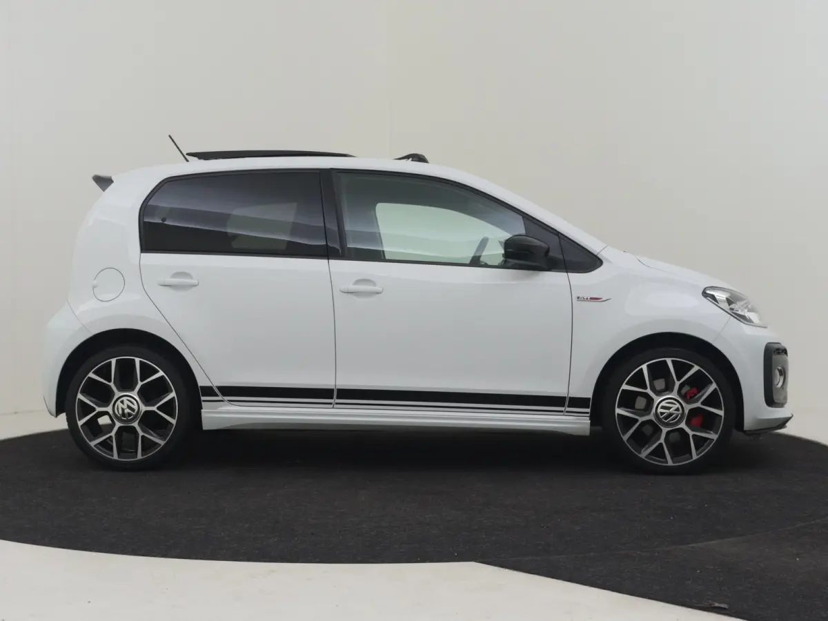 up! 1.0 TSI GTI 115PK | Glazen panorama-dak | Stoelverwarming | Cruise control |Airco | DAB | Parkeersensor achter | 17"LMV