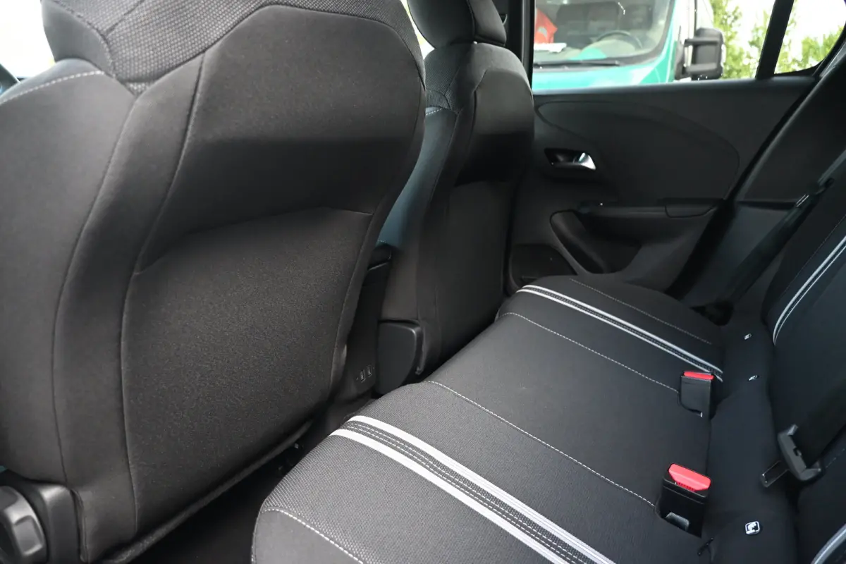 GS, (2026A) 110pk Hybrid | Navigatie | Achteruitrijcamera | Draadloos Apple Carplay & Android Auto | !!