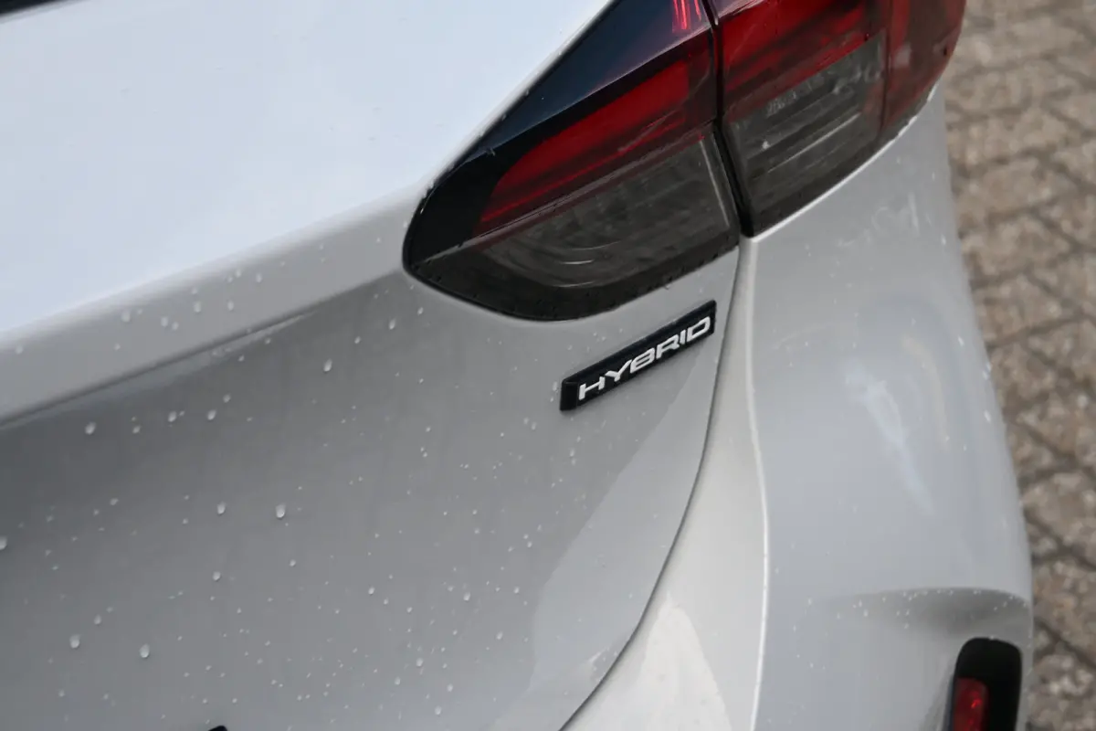 GS, (2026A) 110pk Hybrid | Navigatie | Achteruitrijcamera | Draadloos Apple Carplay & Android Auto | !!