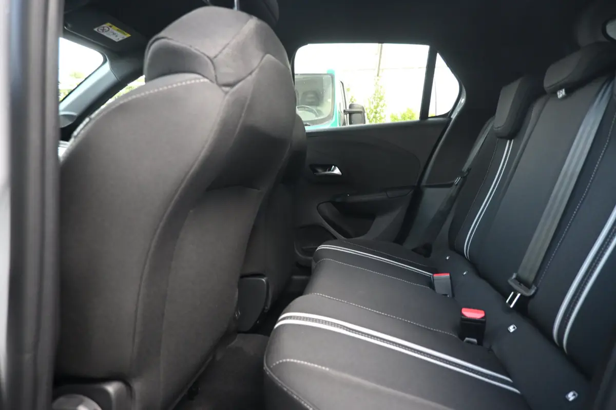 GS, (2026A) 110pk Hybrid | Navigatie | Achteruitrijcamera | Draadloos Apple Carplay & Android Auto | !!