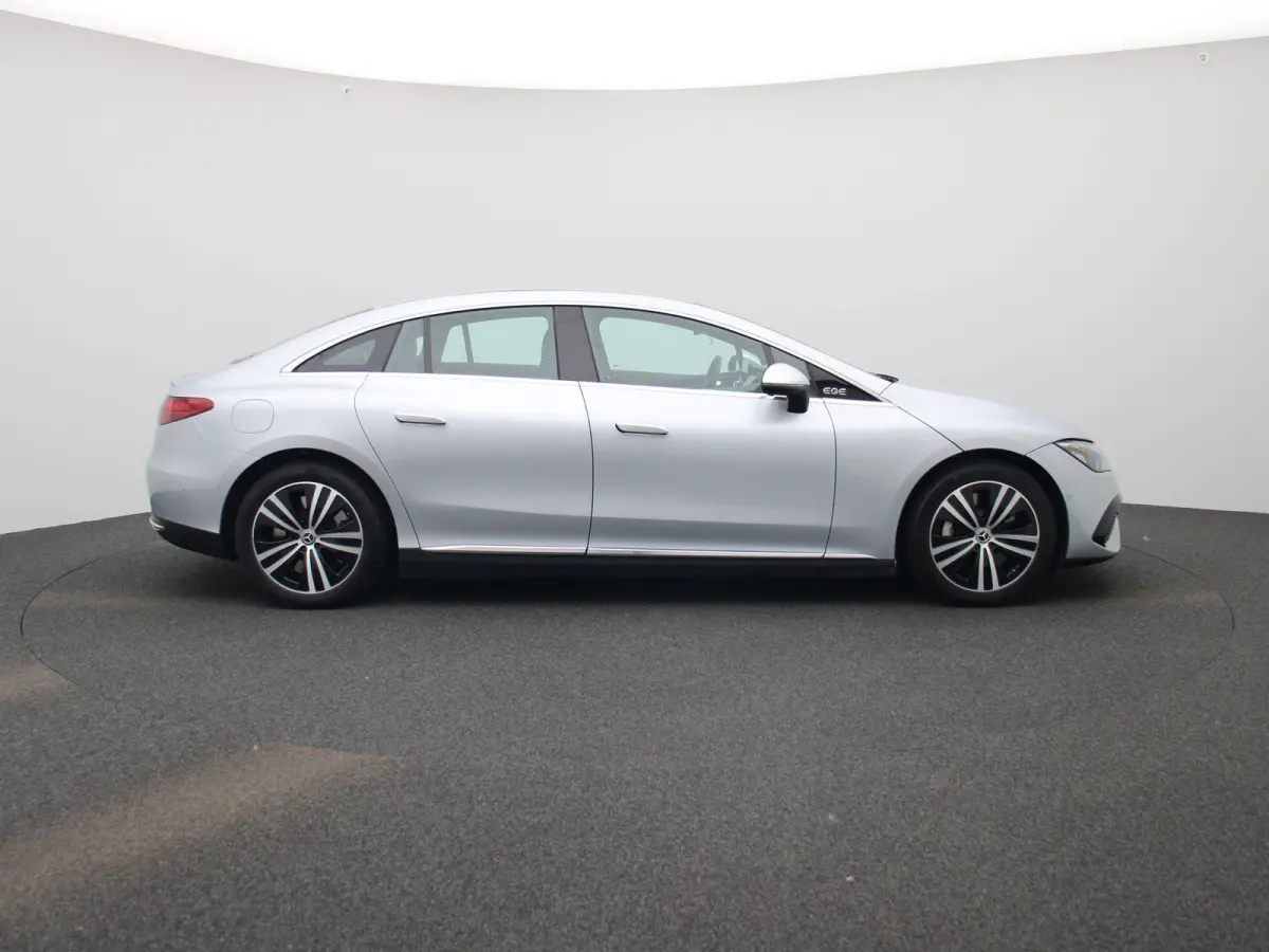 300 Business Line 89 kWh | Apple Carplay / Android Auto | Achteruitrijcamera | Parkeersensoren | Stoelverwarming |
