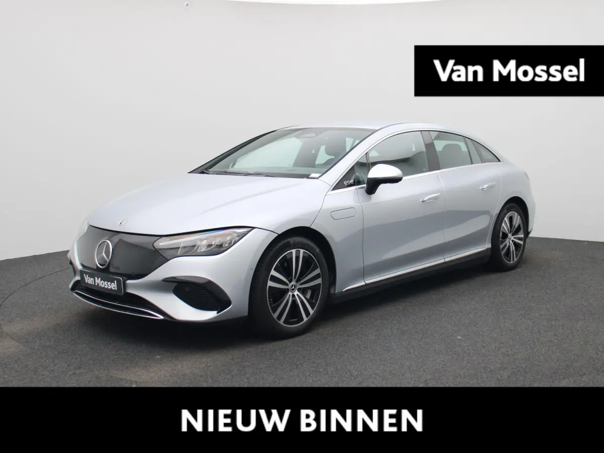 300 Business Line 89 kWh | Apple Carplay / Android Auto | Achteruitrijcamera | Parkeersensoren | Stoelverwarming |