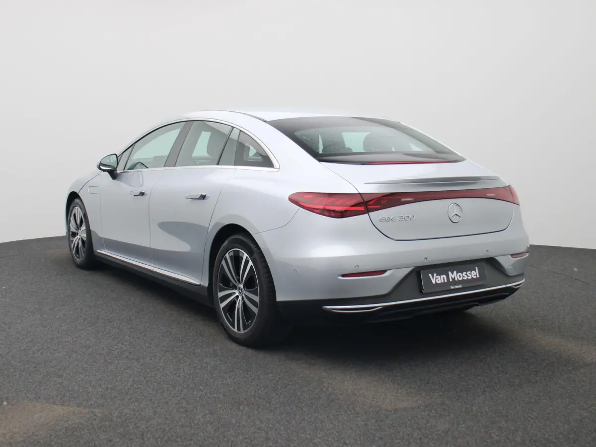 300 Business Line 89 kWh | Apple Carplay / Android Auto | Achteruitrijcamera | Parkeersensoren | Stoelverwarming |