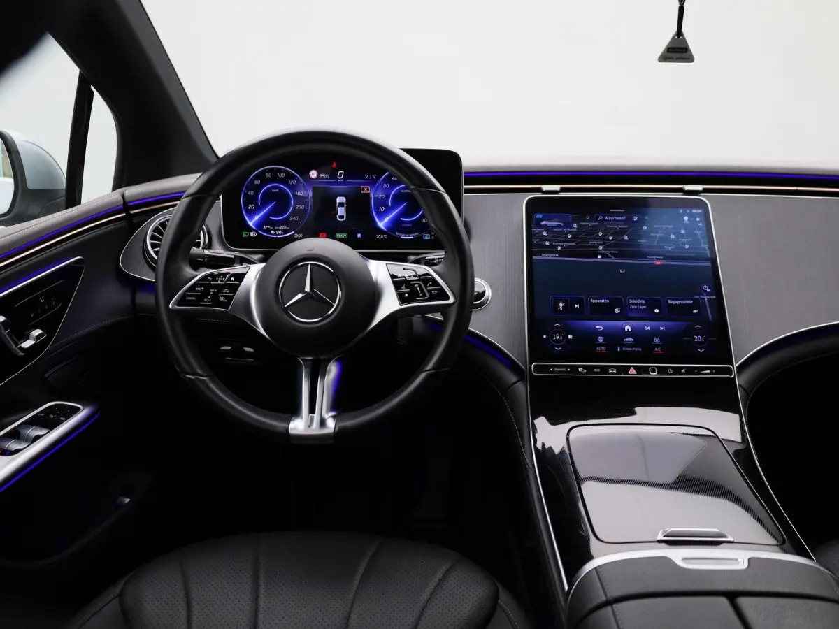 300 Business Line 89 kWh | Apple Carplay / Android Auto | Achteruitrijcamera | Parkeersensoren | Stoelverwarming |