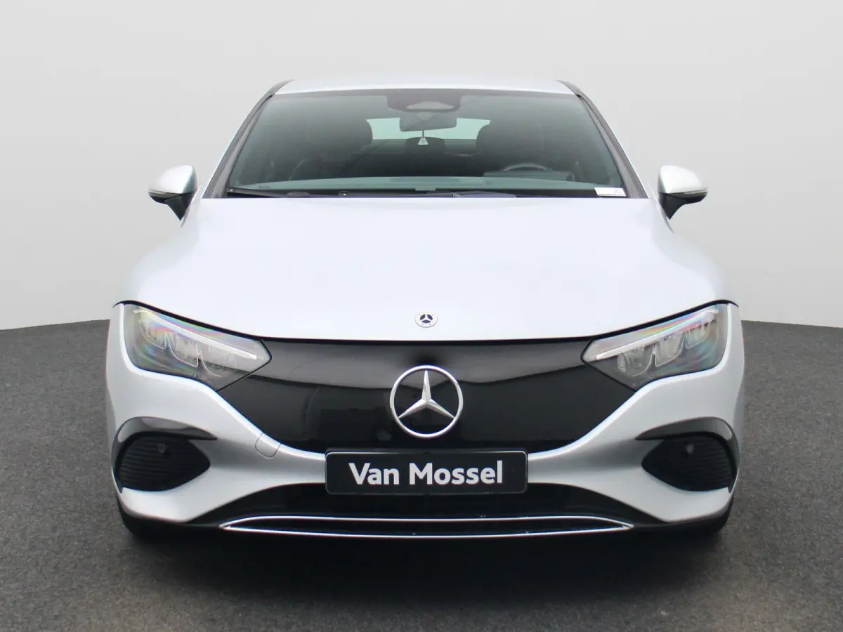300 Business Line 89 kWh | Apple Carplay / Android Auto | Achteruitrijcamera | Parkeersensoren | Stoelverwarming |