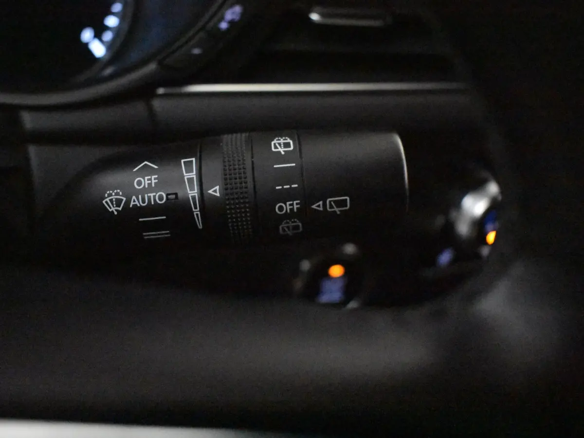 2.0 e-SkyActiv-X M Hybrid 186 Luxury l Bose Sound l Leder l Schuifdak l LED l CLimate Contr. l Full Map Navigatie l Camera l Spec. Velgen l
