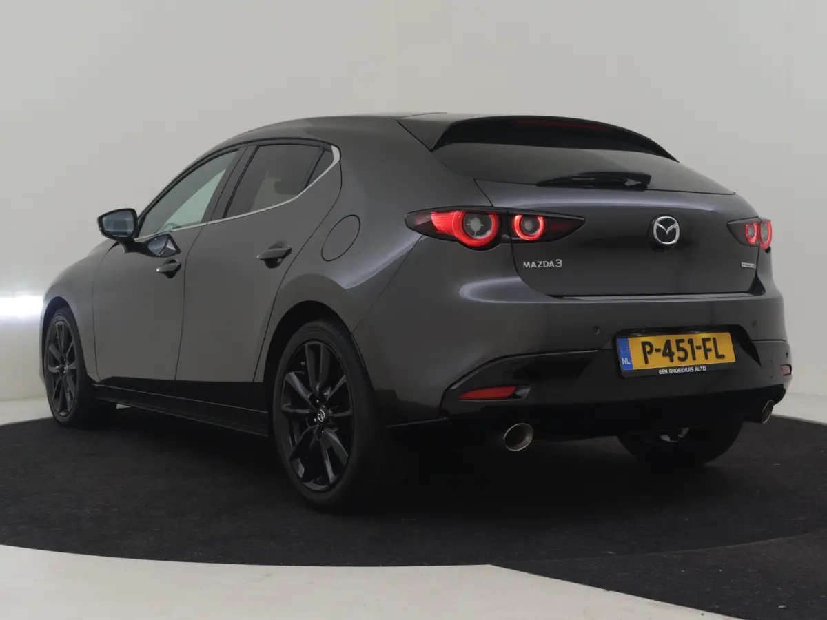 2.0 e-SkyActiv-X M Hybrid 186 Luxury l Bose Sound l Leder l Schuifdak l LED l CLimate Contr. l Full Map Navigatie l Camera l Spec. Velgen l