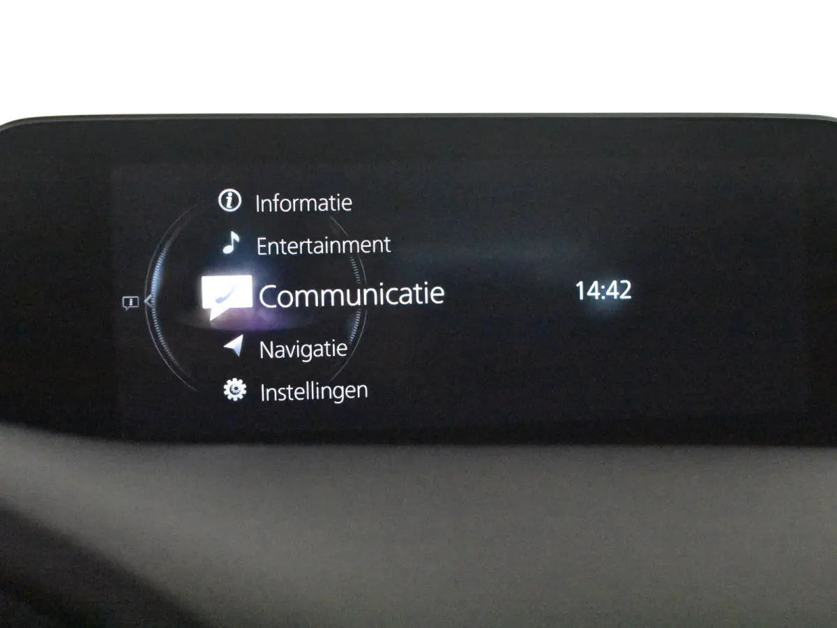 2.0 e-SkyActiv-X M Hybrid 186 Luxury l Bose Sound l Leder l Schuifdak l LED l CLimate Contr. l Full Map Navigatie l Camera l Spec. Velgen l