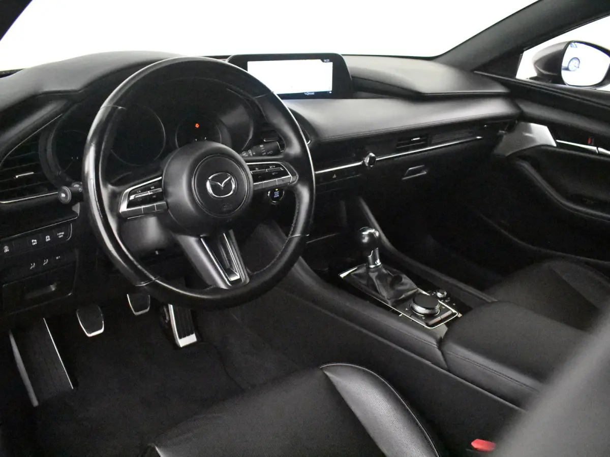 2.0 e-SkyActiv-X M Hybrid 186 Luxury l Bose Sound l Leder l Schuifdak l LED l CLimate Contr. l Full Map Navigatie l Camera l Spec. Velgen l