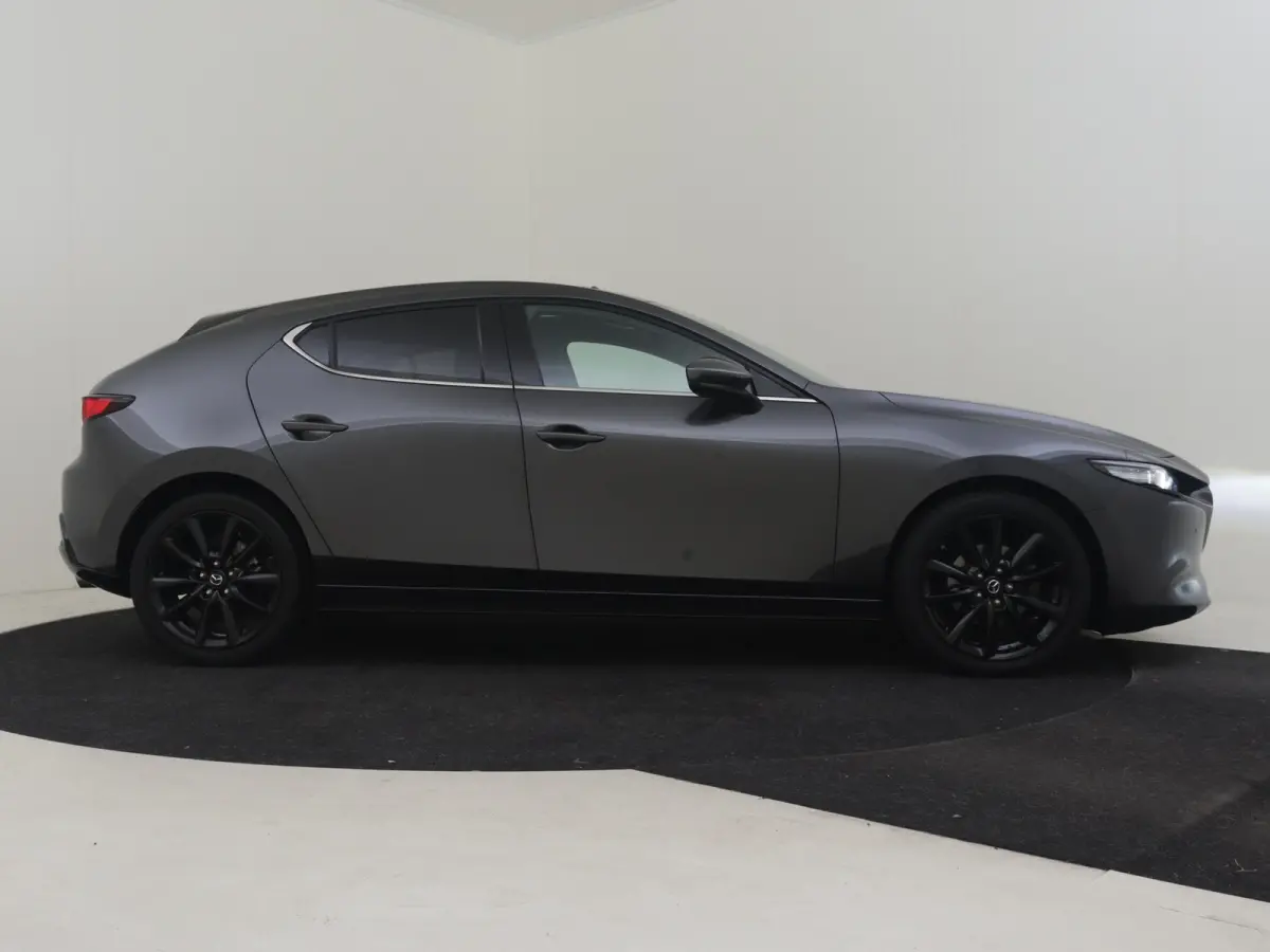 2.0 e-SkyActiv-X M Hybrid 186 Luxury l Bose Sound l Leder l Schuifdak l LED l CLimate Contr. l Full Map Navigatie l Camera l Spec. Velgen l