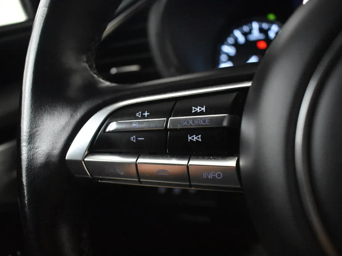 2.0 e-SkyActiv-X M Hybrid 186 Luxury l Bose Sound l Leder l Schuifdak l LED l CLimate Contr. l Full Map Navigatie l Camera l Spec. Velgen l
