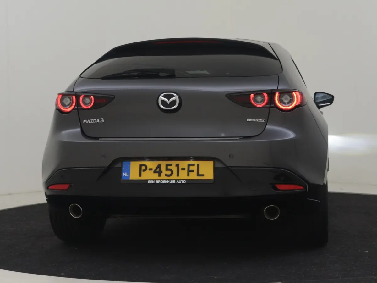 2.0 e-SkyActiv-X M Hybrid 186 Luxury l Bose Sound l Leder l Schuifdak l LED l CLimate Contr. l Full Map Navigatie l Camera l Spec. Velgen l