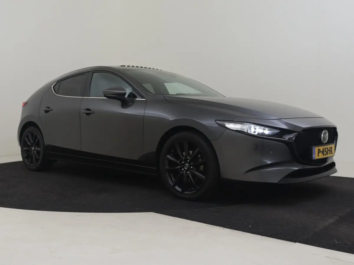 2.0 e-SkyActiv-X M Hybrid 186 Luxury l Bose Sound l Leder l Schuifdak l LED l CLimate Contr. l Full Map Navigatie l Camera l Spec. Velgen l