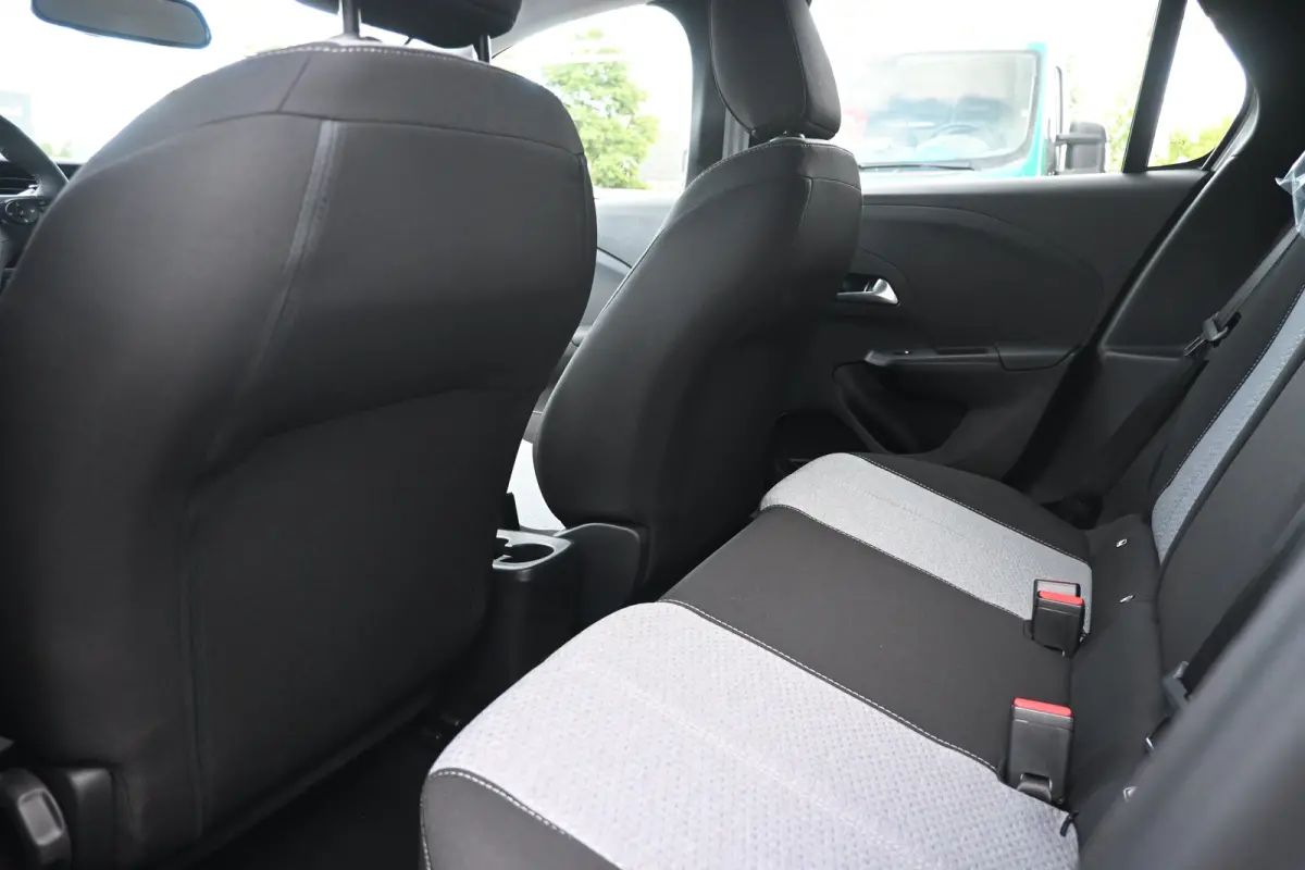Edition 110pk Hybrid | Achteruitrijcamera | Navigatie By App | Parkeersensoren | !!