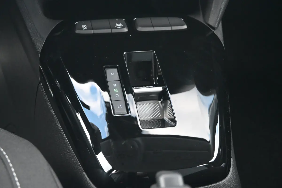 Edition 110pk Hybrid | Achteruitrijcamera | Navigatie By App | Parkeersensoren | !!