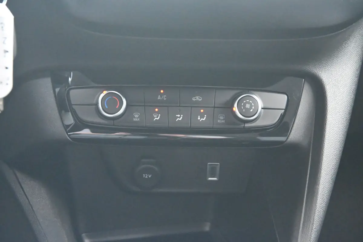 Edition 110pk Hybrid | Achteruitrijcamera | Navigatie By App | Parkeersensoren | !!
