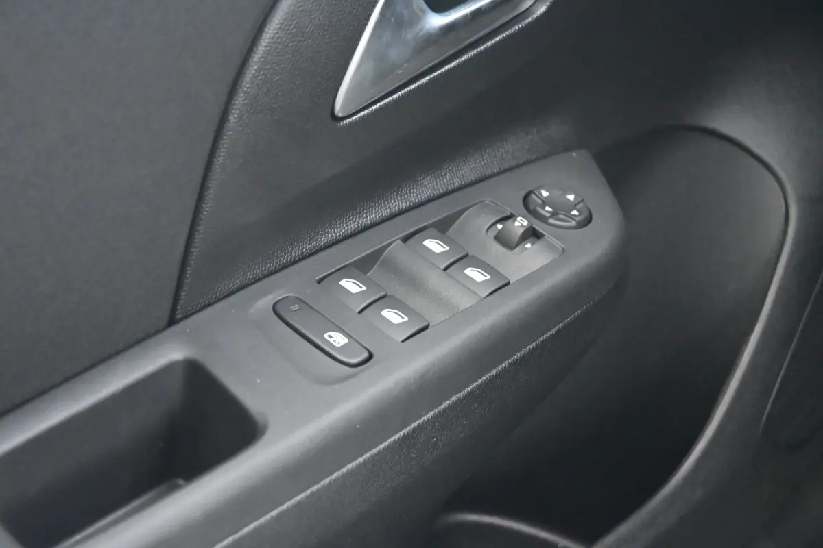 Edition 110pk Hybrid | Achteruitrijcamera | Navigatie By App | Parkeersensoren | !!