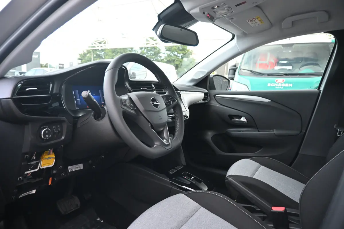 Edition 110pk Hybrid | Achteruitrijcamera | Navigatie By App | Parkeersensoren | !!