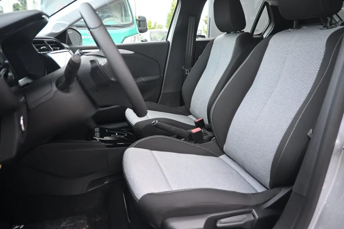 Edition 110pk Hybrid | Achteruitrijcamera | Navigatie By App | Parkeersensoren | !!