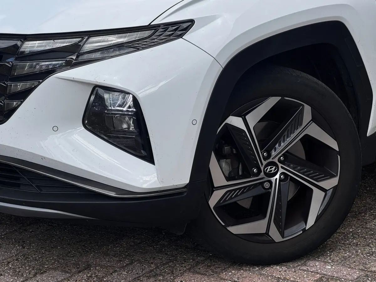 1.6 T-GDI PHEV Premium Sky 4WD | 97% SOH | Trekhaak | Pano | Leder + Memory | 360 Camera | Winter Pack