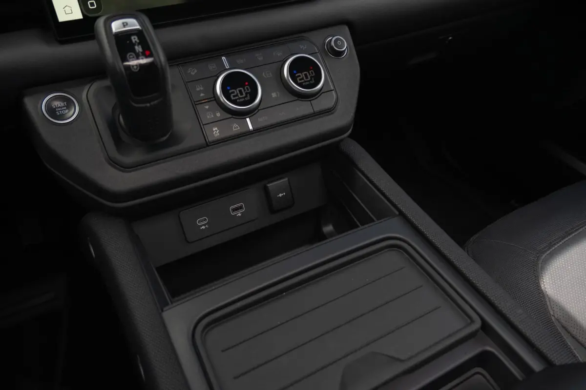 2.0 P400e X-Dynamic HSE Edition|1 Eigenaar|Org NL NAP|Panoramadak|Trekhaak|Luchtvering|CarPlay|Nieuwstaat|Dealer Onderhouden