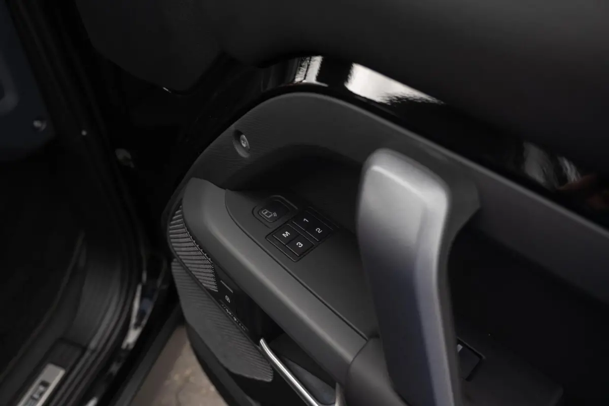 2.0 P400e X-Dynamic HSE Edition|1 Eigenaar|Org NL NAP|Panoramadak|Trekhaak|Luchtvering|CarPlay|Nieuwstaat|Dealer Onderhouden