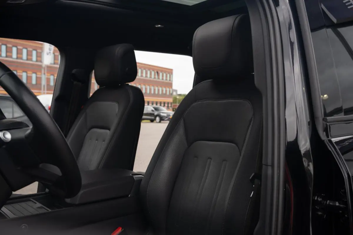 2.0 P400e X-Dynamic HSE Edition|1 Eigenaar|Org NL NAP|Panoramadak|Trekhaak|Luchtvering|CarPlay|Nieuwstaat|Dealer Onderhouden