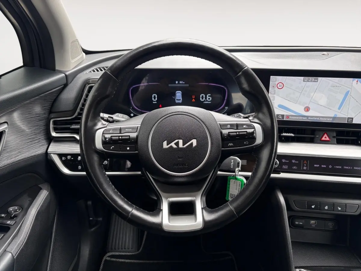 1.6 T-GDi MHEV DynamicLine Edition | Stoel- en stuurverwarming | Achteruitrijcamera | Parkeersensoren voor- en achter | Apple/Android Carplay | Navi | Climate control | Cruise control