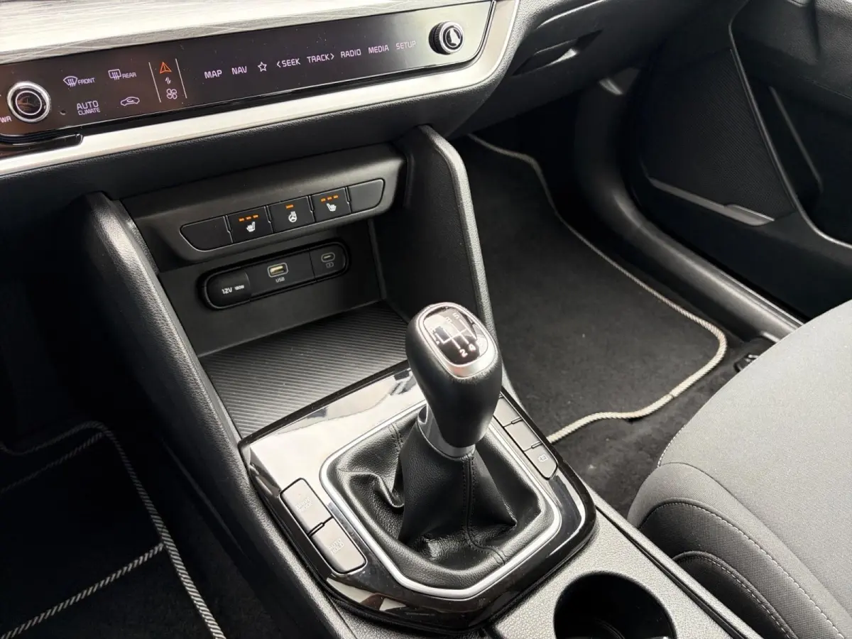 1.6 T-GDi MHEV DynamicLine Edition | Stoel- en stuurverwarming | Achteruitrijcamera | Parkeersensoren voor- en achter | Apple/Android Carplay | Navi | Climate control | Cruise control