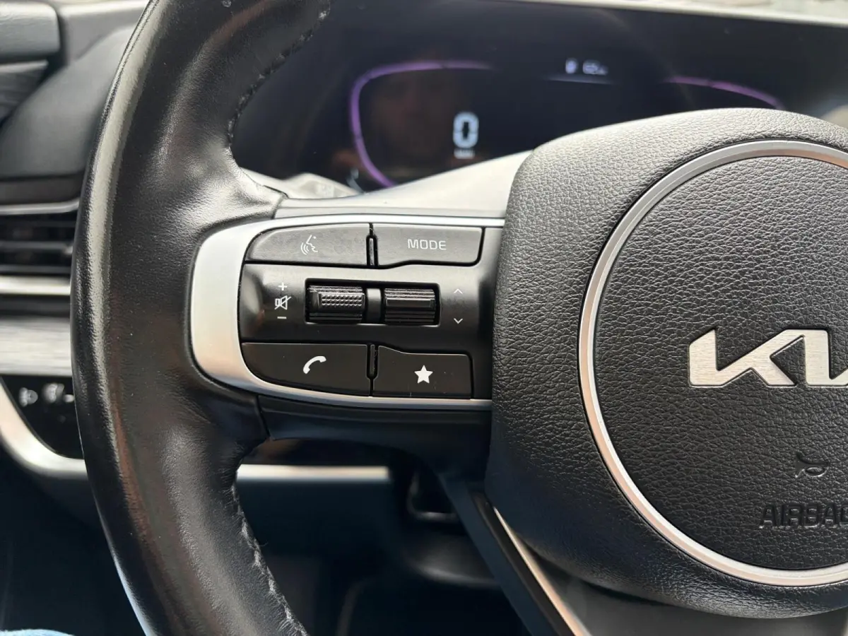 1.6 T-GDi MHEV DynamicLine Edition | Stoel- en stuurverwarming | Achteruitrijcamera | Parkeersensoren voor- en achter | Apple/Android Carplay | Navi | Climate control | Cruise control