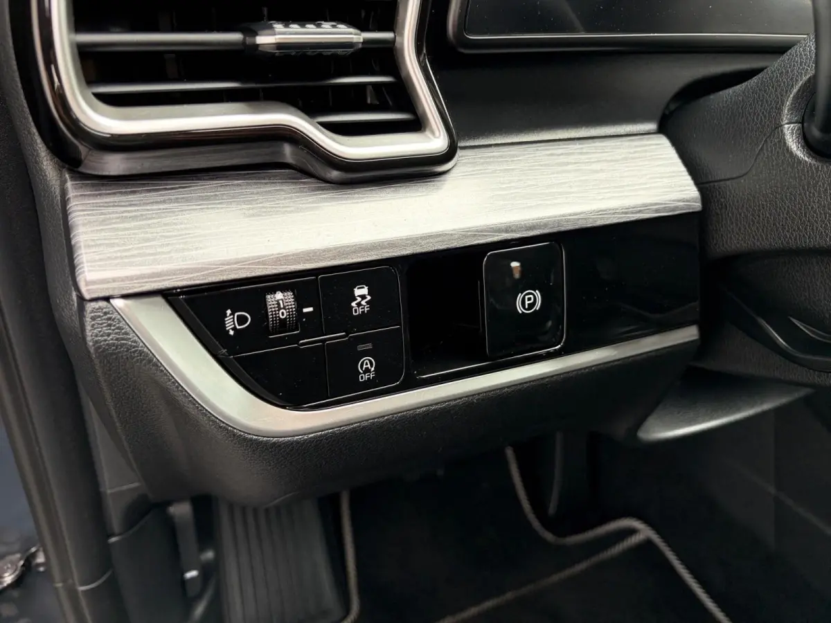 1.6 T-GDi MHEV DynamicLine Edition | Stoel- en stuurverwarming | Achteruitrijcamera | Parkeersensoren voor- en achter | Apple/Android Carplay | Navi | Climate control | Cruise control