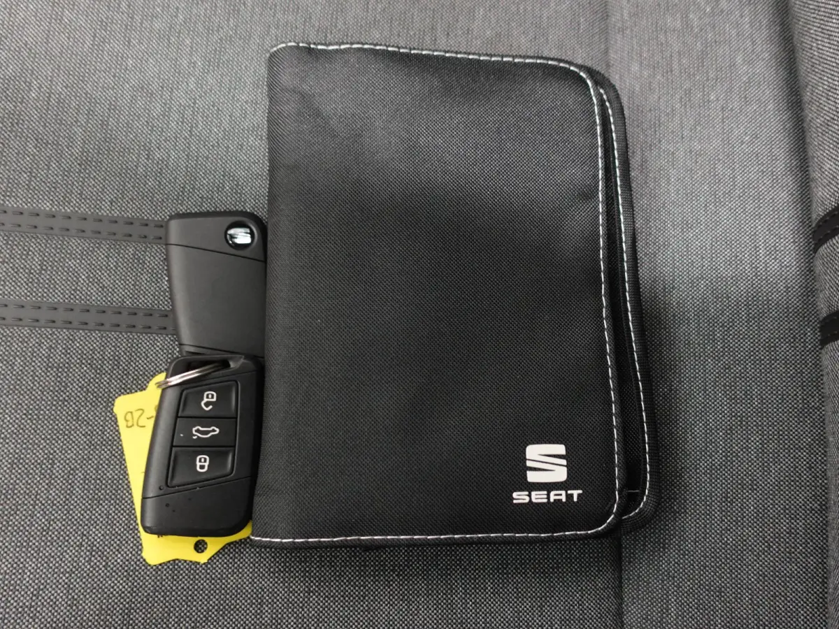 1.5 TSI Style DSG Business Intense Climate Control Cruise Control Navigatie Apple Carplay/Android Auto Virtual Cockpit Privacy Glass PDC VA Camera